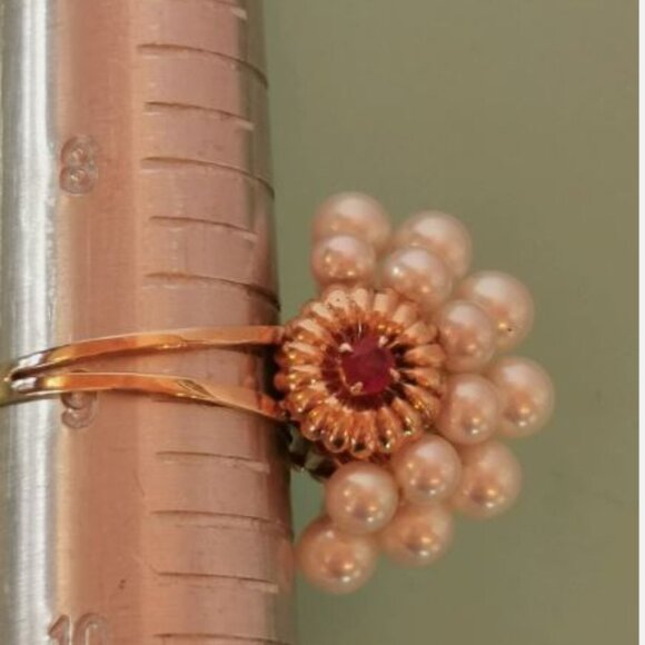 Fabulous 14 kt Vintage Akoya Pearl and Ruby Ring - Picture 3 of 12